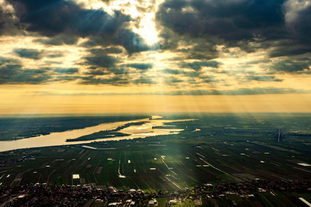 Wedel from the bird's eye view: Sunrise over the countryside of Elbe with Nebel- Schicht in Wedel in the state Schleswig-Holstein, Germany