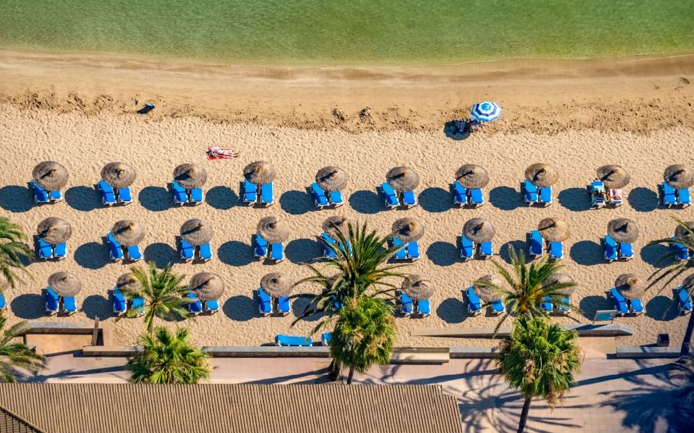 Aerial photograph Soller - Parasol - rows on the sandy beach in the coastal area along the Carrer de la Marina in Soller in Balearic island of Mallorca, Spain