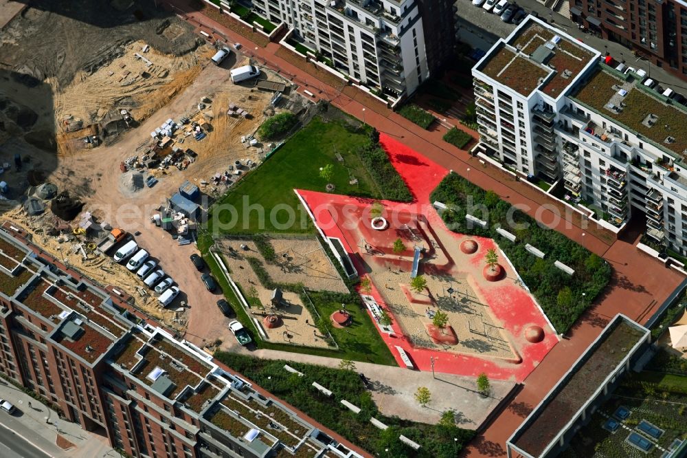 Hamburg from the bird's eye view: Playground on the premises of the apartment building SonninPark on Nagelsweg - Sonninstrasse in the district of Hammerbrook in Hamburg, Germany
