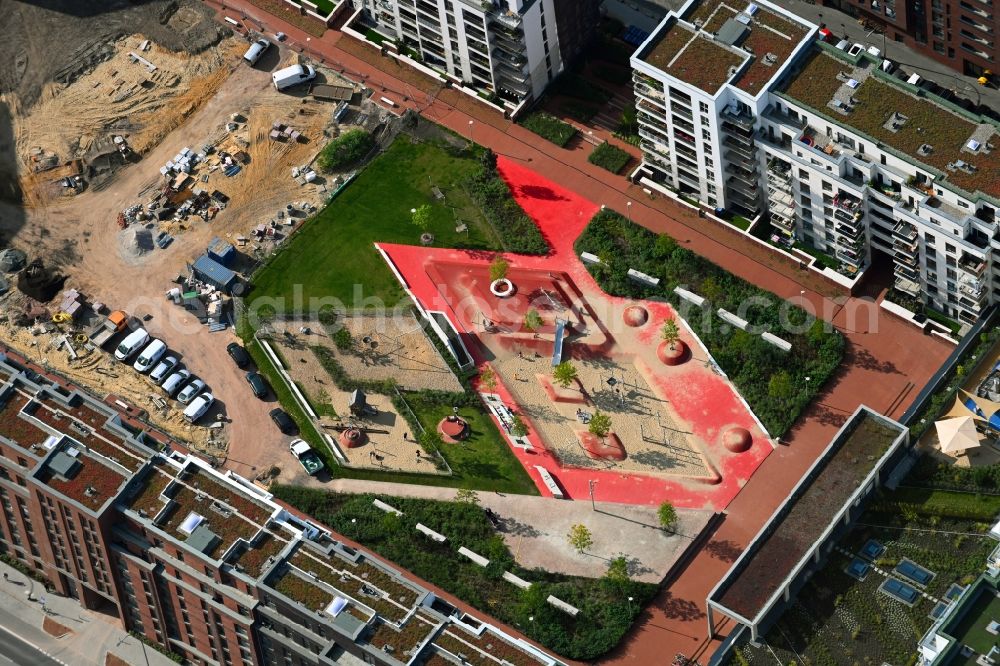 Aerial image Hamburg - Playground on the premises of the apartment building SonninPark on Nagelsweg - Sonninstrasse in the district of Hammerbrook in Hamburg, Germany