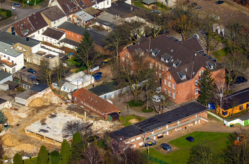Moers from above - Social center, family centre and youth care center on Barbarastrasse in Moers in the state of North Rhine-Westphalia