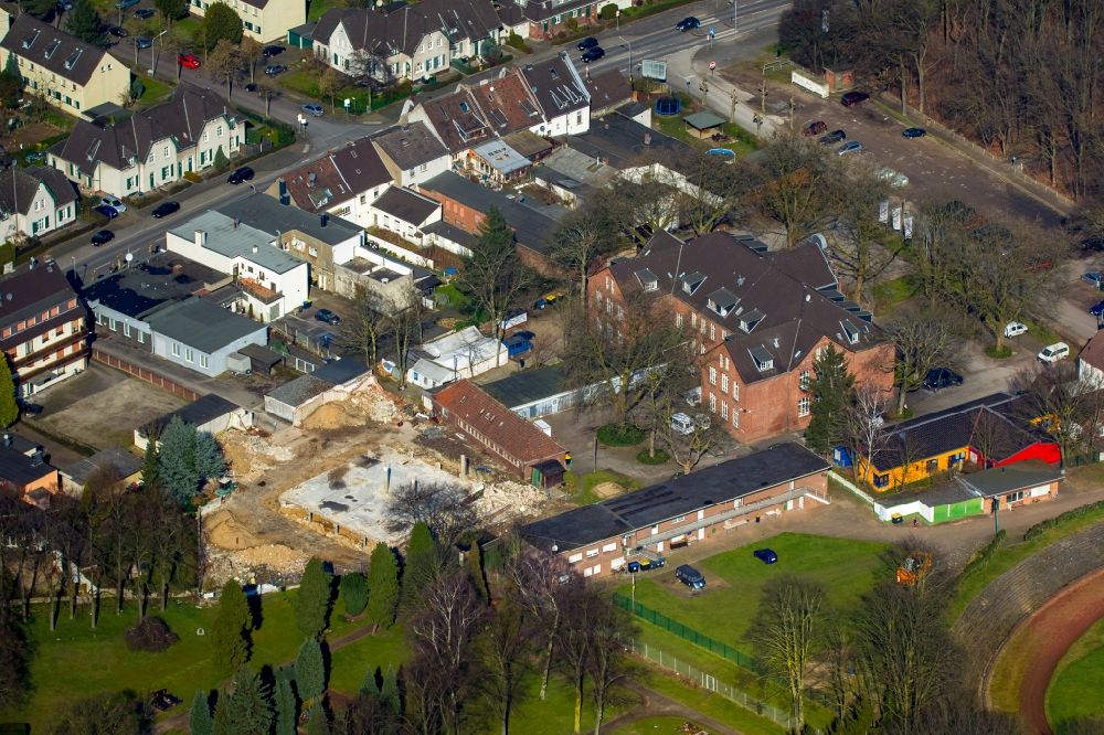 Moers from the bird's eye view: Social center, family centre and youth care center on Barbarastrasse in Moers in the state of North Rhine-Westphalia