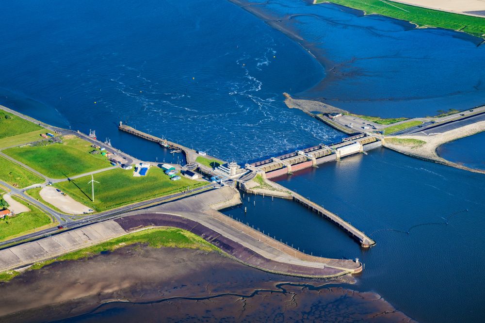 Aerial photograph Wesselburenerkoog - Lockage of the the Eider to the North Sea in Wesselburenerkoog in the state Schleswig-Holstein, Germany