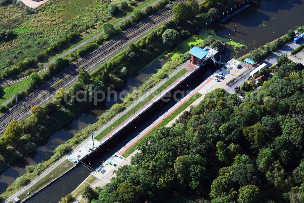 Lauenburg/Elbe from the bird's eye view: Lockage of the on Elbe-Luebeck-Kanal in Lauenburg/Elbe in the state Schleswig-Holstein, Germany