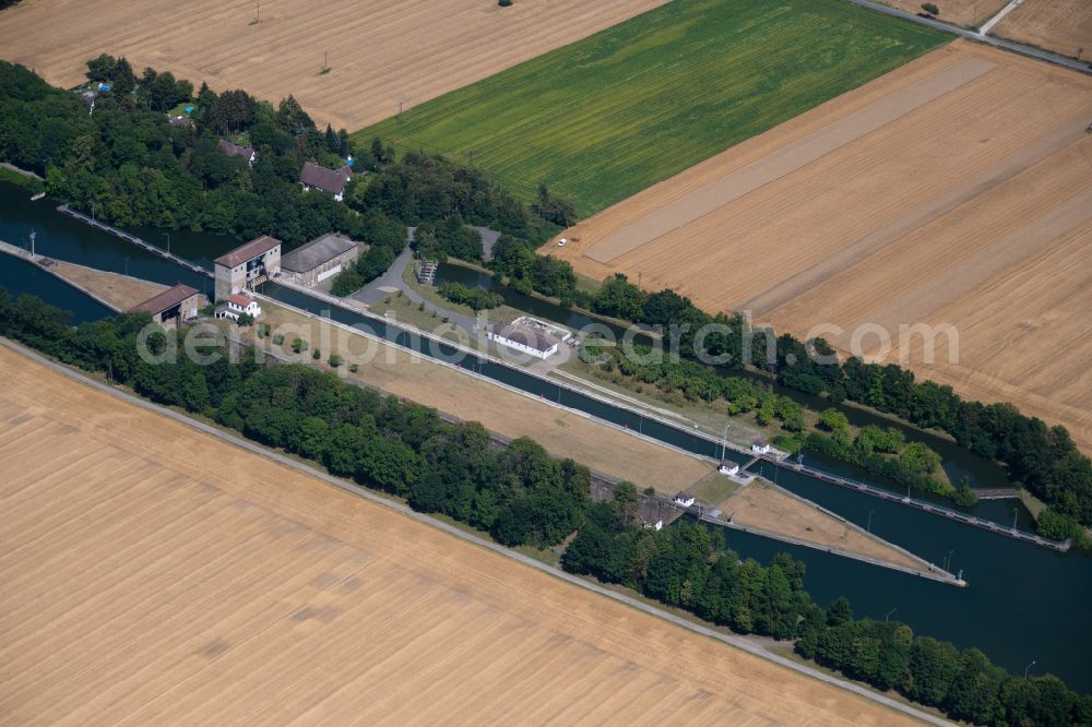 Üfingen from above - Barrage sluice systems Schleuse Uefingen on the branch canal Salzgitter in Uefingen in the state Lower Saxony, Germany