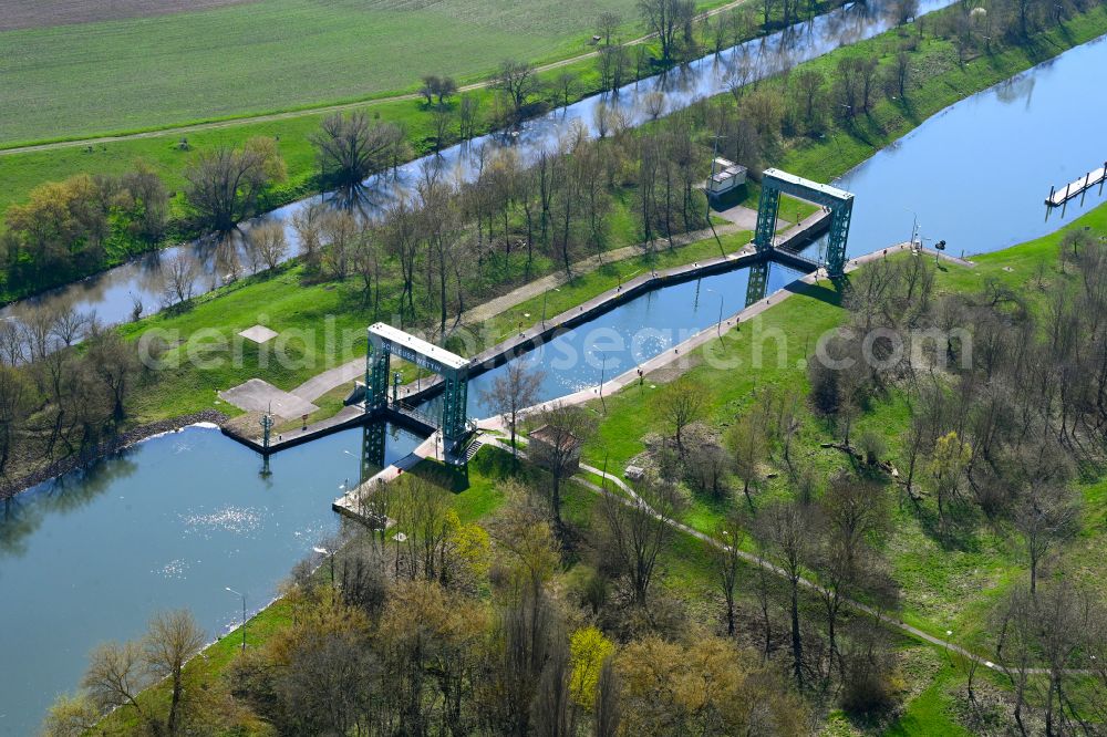 Aerial photograph Wettin - Barrier lock systems of the lock on the course of the river Saale on the street Muehlweg in Wettin in the state Saxony-Anhalt, Germany