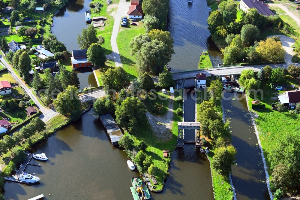 Aerial image Bredereiche - Lockage of the on the banks of the Havel in Bredereiche in the state Brandenburg, Germany