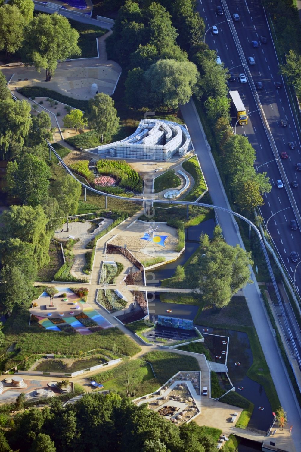 Aerial image Hamburg - Park on the area of the internationale Gartenschau ( garden exposition ) in Hamburg