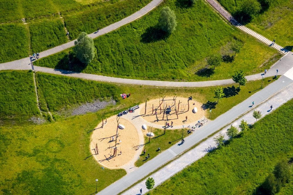 Dortmund from the bird's eye view: Playground at the Kaiserberg at Phoenix-See in the district Hoerde in Dortmund at Ruhrgebiet in the state North Rhine-Westphalia, Germany