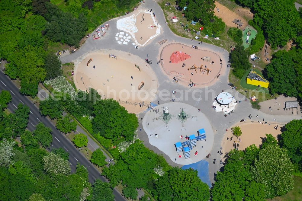 Berlin from the bird's eye view: Playground Weltspielplatz in the district Alt-Treptow in Berlin, Germany