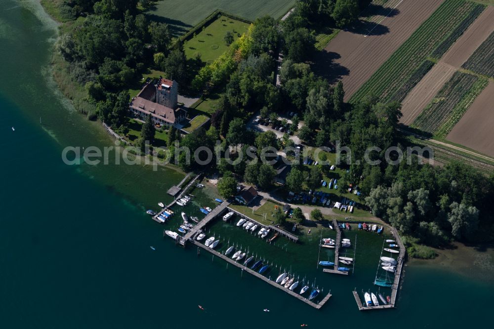 Aerial photograph Öhningen - Pleasure boat and sailing boat mooring and boat moorings in the harbor on the river bank area of Fluss Rhein in Oehningen in the state Baden-Wuerttemberg, Germany