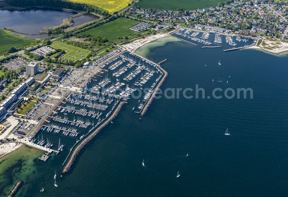 Aerial photograph Kiel - Craft and sailboat pier and boat berths in the harbor Olympiahafen Schilksee on the Soling street in Kiel in the state Schleswig-Holstein, Germany