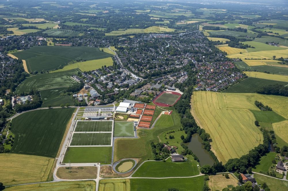 Aerial photograph Mettmann - View of the sport facilities of the Tennis and Hockey Club of Mettmann in the Rhineland in the state North Rhine-Westphalia