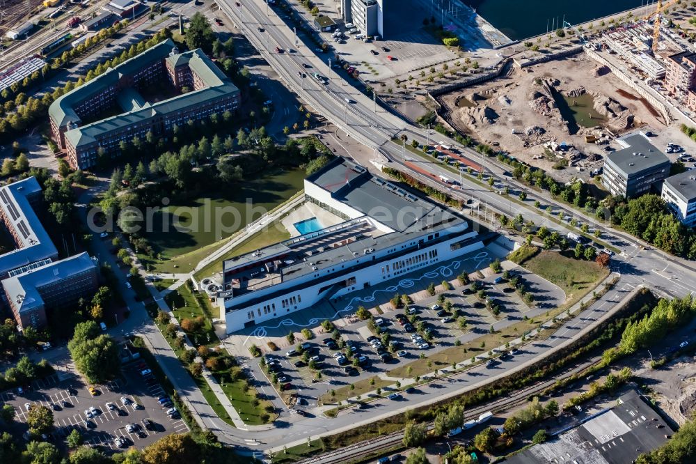 Kiel from the bird's eye view: Sports pool and leisure facility in the Hoernbad on street Anni-Wadle-Weg in Kiel in the state Schleswig-Holstein, Germany