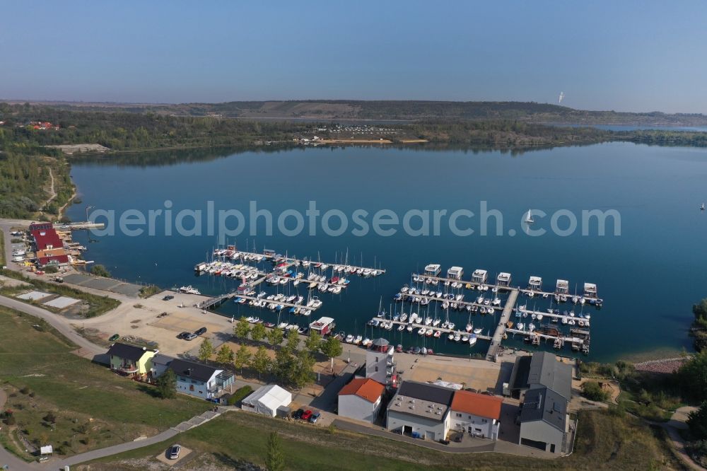 Aerial photograph Mücheln (Geiseltal) - Pleasure boat marina with docks and moorings on the shore area of Geiseltalsee of Marina Muecheln GmbH on Hafenplatz in Muecheln (Geiseltal) in the state Saxony-Anhalt, Germany