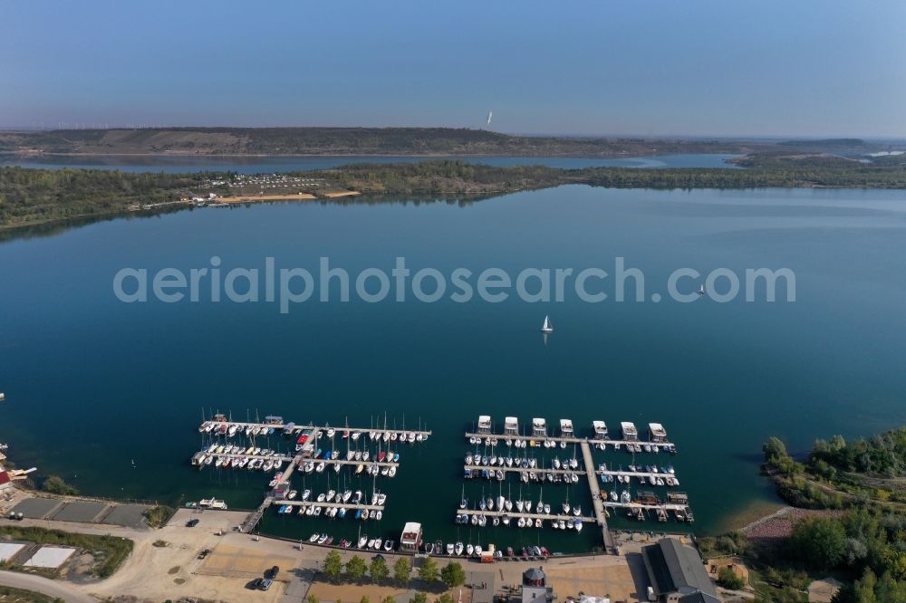 Mücheln (Geiseltal) from above - Pleasure boat marina with docks and moorings on the shore area of Geiseltalsee of Marina Muecheln GmbH on Hafenplatz in Muecheln (Geiseltal) in the state Saxony-Anhalt, Germany