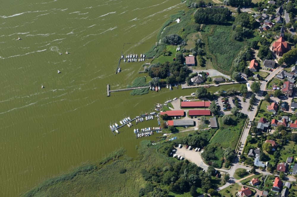 Aerial photograph Wustrow - Pleasure boat marina with docks and moorings on the shore area in Wustrow in the state Mecklenburg - Western Pomerania