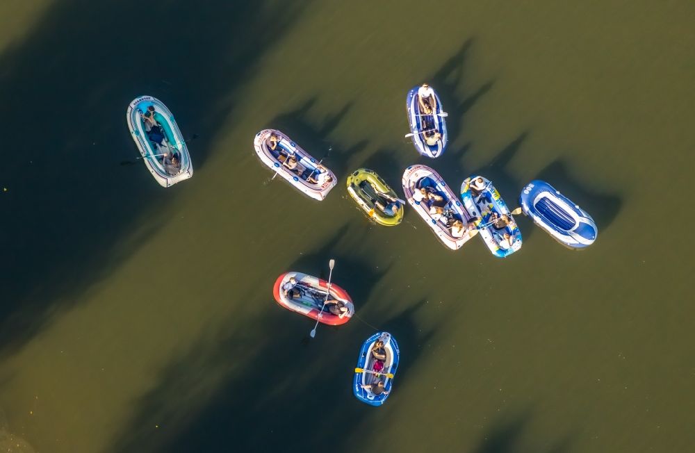 Porta Westfalica from above - Sport Boat - Dinghy in motion on the water surface in the river of Weser in the district Holtrup in Porta Westfalica in the state North Rhine-Westphalia, Germany