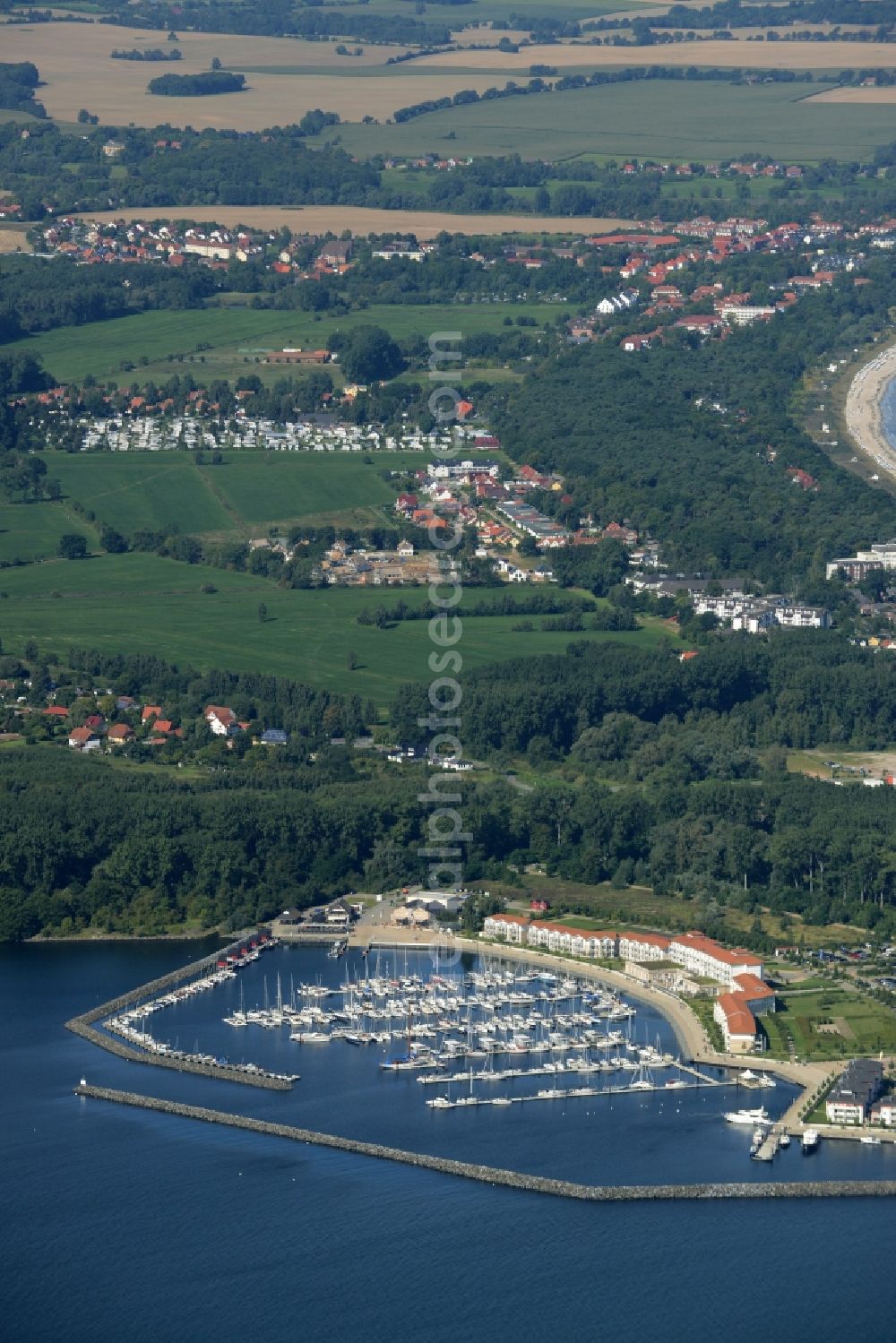 Aerial image Ostseebad Boltenhagen - Sailboat port by the host YachtWelt Weisse Wiek at the Baltische Promenade in Ostseebad Boltenhagen in the state Mecklenburg - Western Pomerania