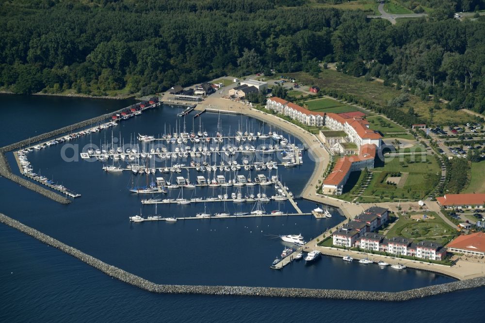 Aerial photograph Ostseebad Boltenhagen - Sailboat port by the host YachtWelt Weisse Wiek at the Baltische Promenade in Ostseebad Boltenhagen in the state Mecklenburg - Western Pomerania