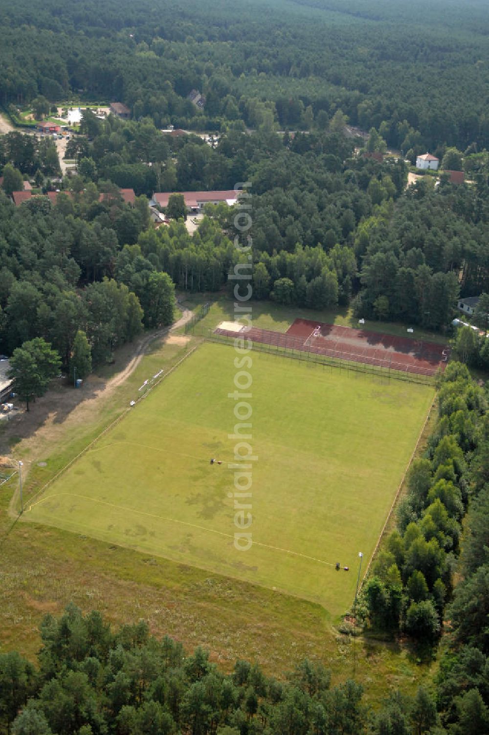 Borkheide from above - Blick auf den Sportplatz in Borkheide, auf dem mehrere Fussballmannschaften, unter an derem der Sportverein Borkheider SV ´90, spielen.