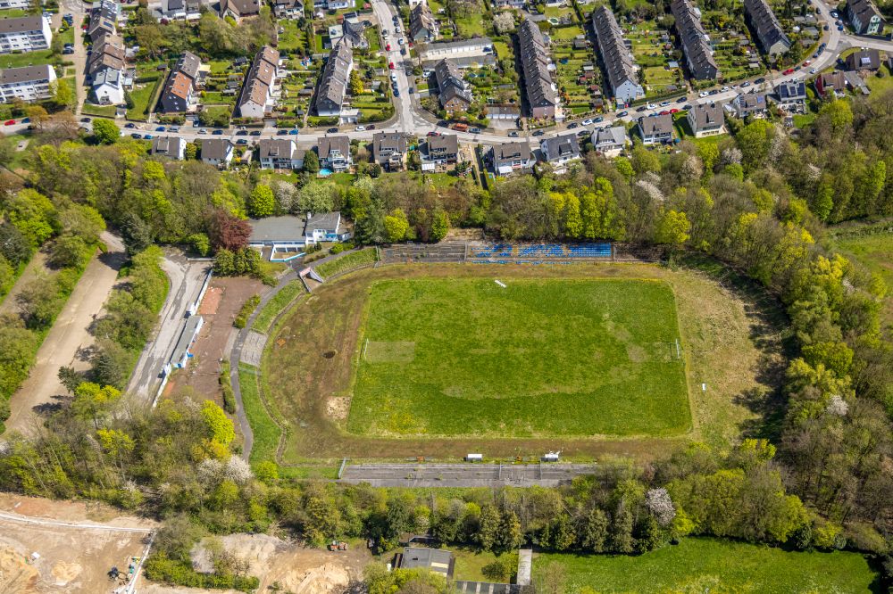 Aerial image Birth - Sports grounds and football pitch on street Jupiterstrasse in Birth at Ruhrgebiet in the state North Rhine-Westphalia, Germany