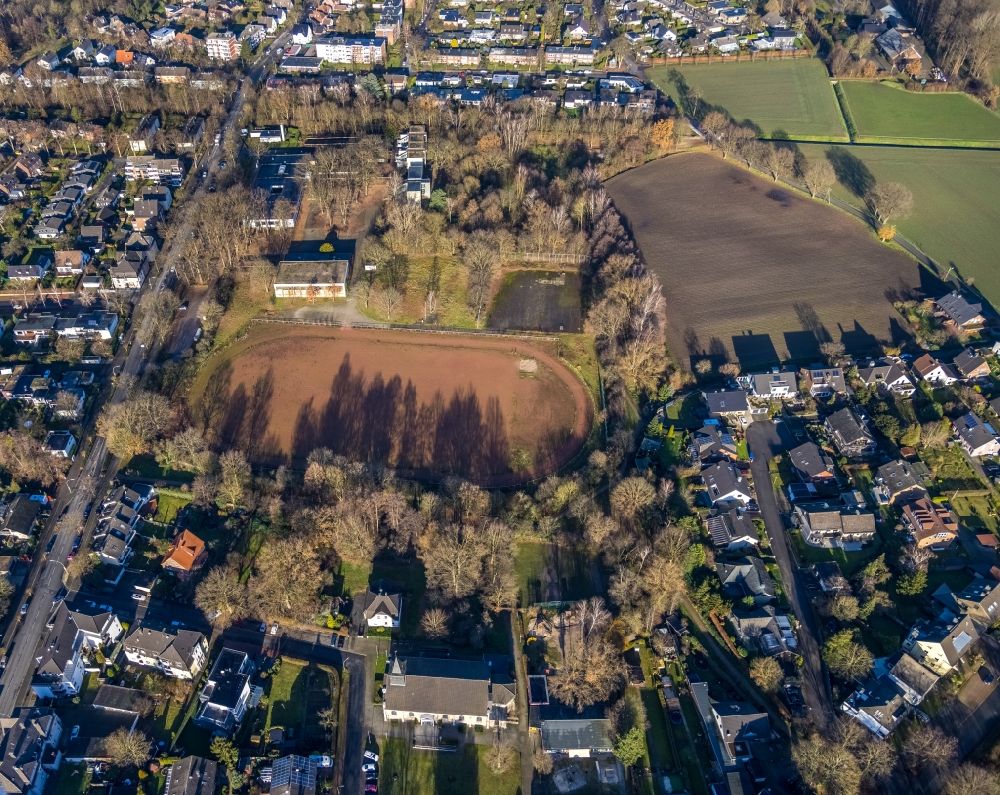 Aerial photograph Dorsten - Sports grounds and football pitch on Bismarckstrasse in the district Hervest in Dorsten at Ruhrgebiet in the state North Rhine-Westphalia, Germany