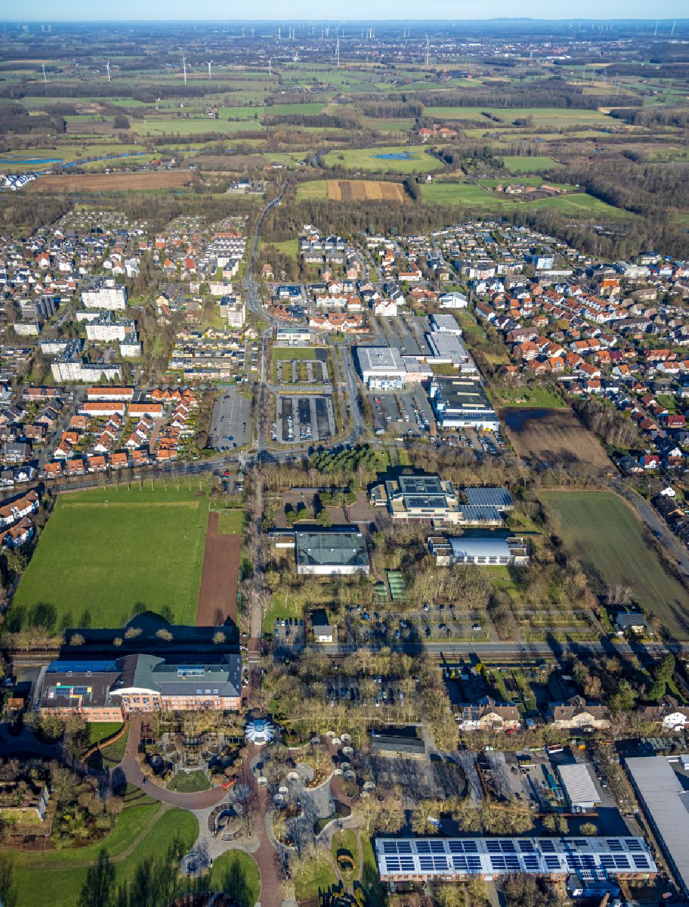 Aerial image Hamm - Sports grounds and football pitch am Freiherr-vom-Stein-Gymnasium an der Karl-Kossmann-Strasse in Hamm in the state North Rhine-Westphalia