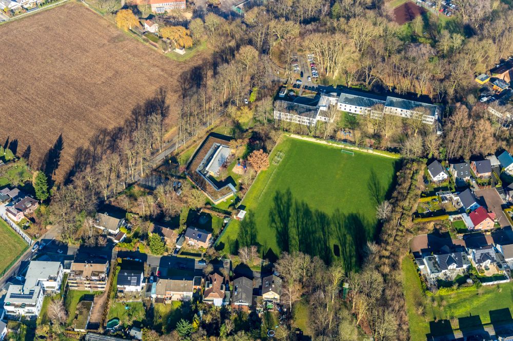 Hamm from the bird's eye view: sports grounds and football pitch on street Heithofer Allee in the district Norddinker in Hamm at Ruhrgebiet in the state North Rhine-Westphalia, Germany