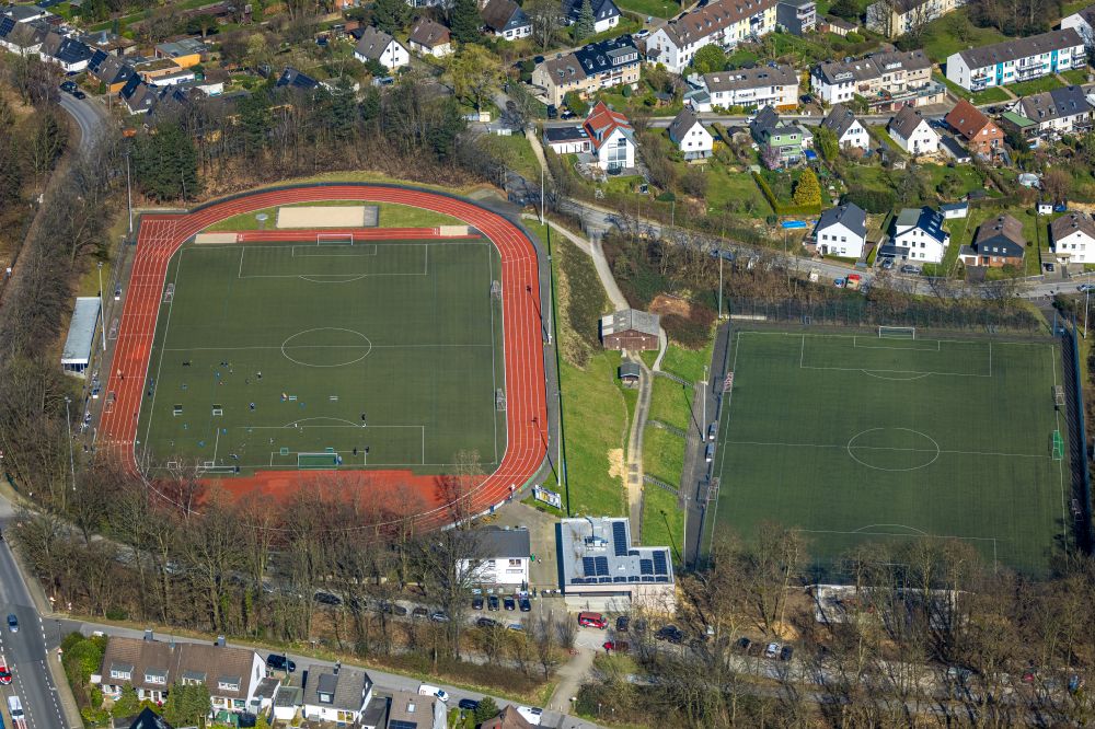 Aerial photograph Heiligenhaus - Sports grounds and football pitch in Heiligenhaus in the state North Rhine-Westphalia, Germany