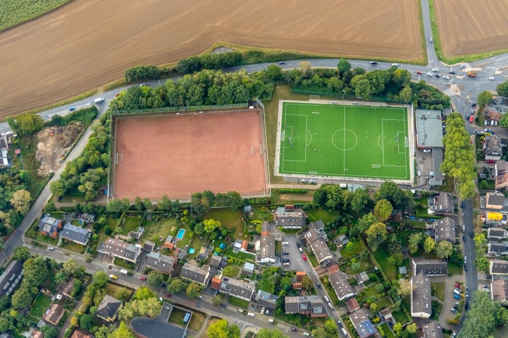 Essen from the bird's eye view: Sports grounds and football pitch of SV Leithe 19/65 e.V. in the district Leithe in Essen in the state North Rhine-Westphalia, Germany