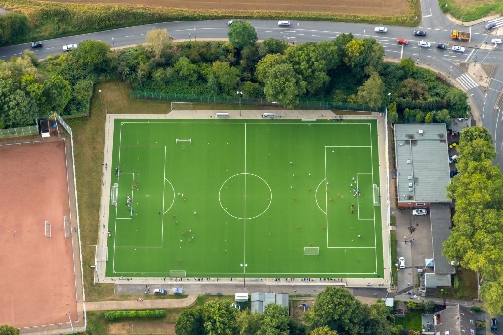Aerial image Essen - Sports grounds and football pitch of SV Leithe 19/65 e.V. in the district Leithe in Essen in the state North Rhine-Westphalia, Germany