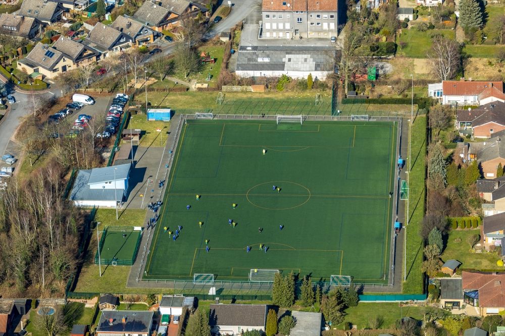 Aerial image Bönen - Sports grounds and football pitch on Meereweg in a residential area in the district Nordboegge in Boenen in the state North Rhine-Westphalia, Germany
