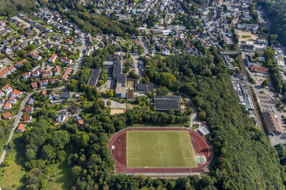 Aerial photograph Ennepetal - Sports grounds and football pitch at the Reichenbach high school in the Peddinghausstrasse in Ennepetal in the state North Rhine-Westphalia
