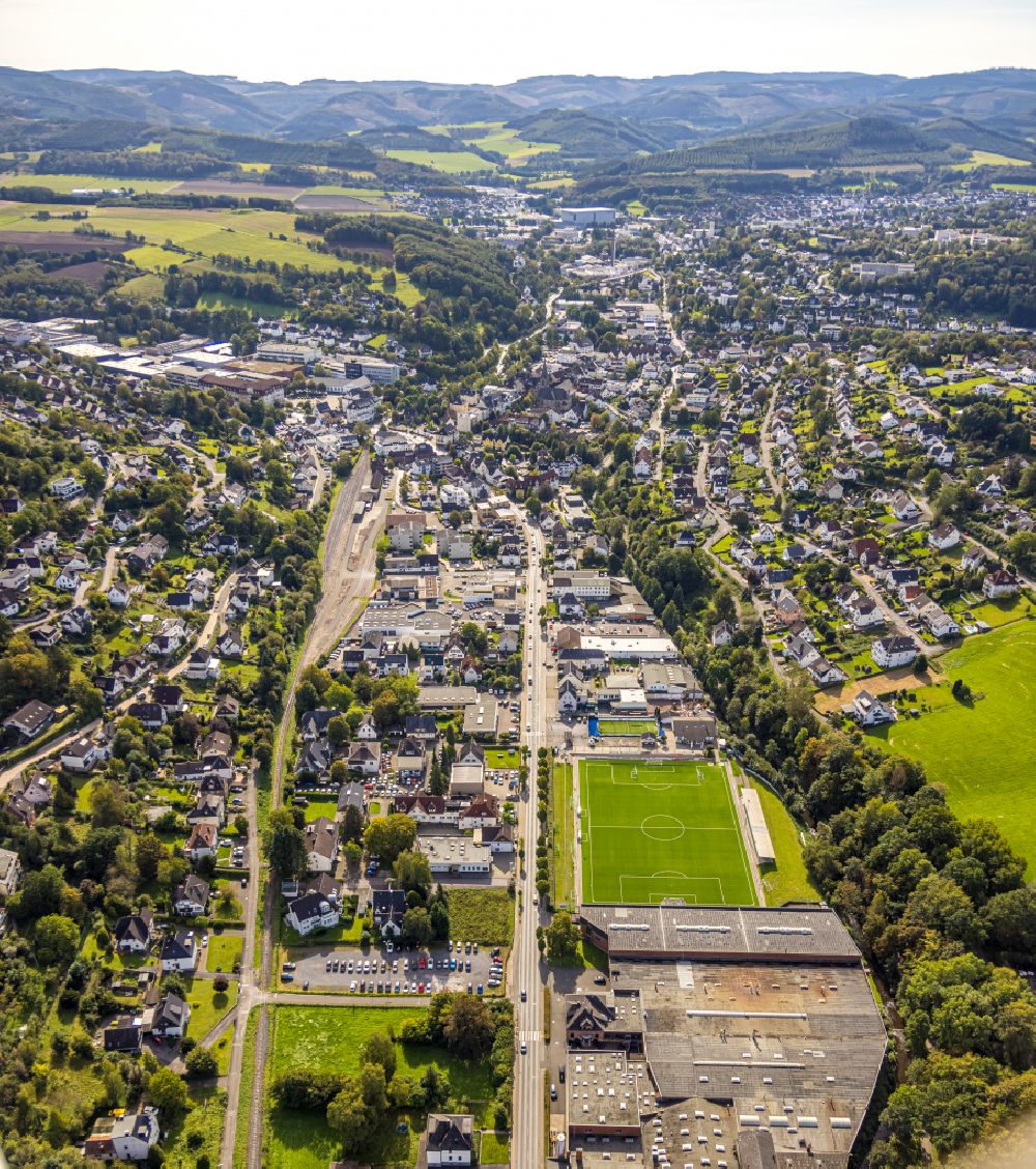 Aerial photograph Sundern - Sports grounds and football pitch Roehrtalstadion Sundern in Sundern at Sauerland in the state North Rhine-Westphalia, Germany