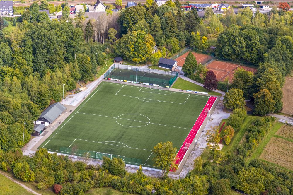 Aerial photograph Bestwig - Sports grounds and football pitch auf dem Schilde of the FC Ostwig / Nuttlar 1990 club in Bestwig in the state North Rhine-Westphalia