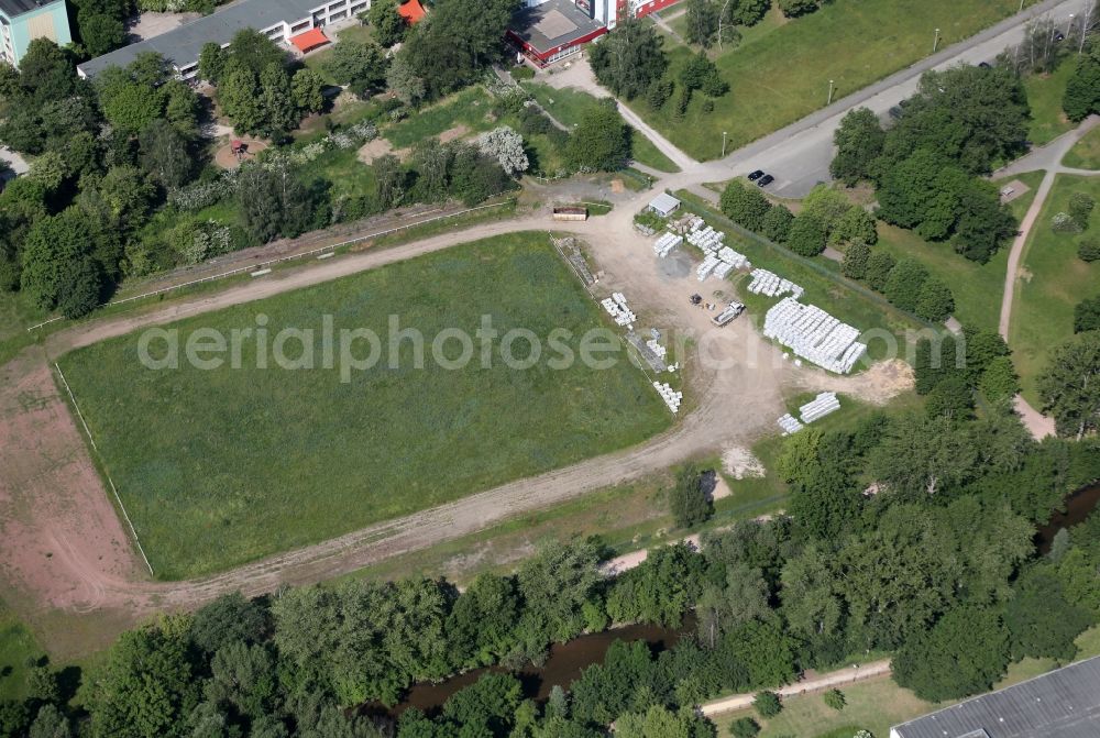 Aerial photograph Erfurt - Sports grounds and football pitch Sportplatz Karl Specht on Hanoier Strasse in the district Berliner Platz in Erfurt in the state Thuringia, Germany