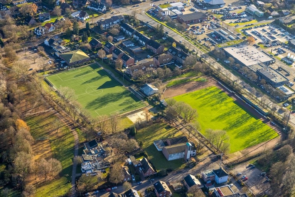 Dorsten from above - Sports grounds and football pitch of Sportverein Dorsten-Hardt on Storchsbaumstrasse in the district Hardt in Dorsten in the state North Rhine-Westphalia, Germany