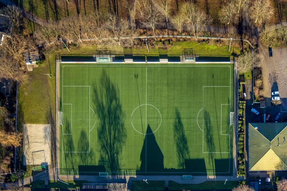 Dorsten from the bird's eye view: Sports grounds and football pitch of Sportverein Dorsten-Hardt on Storchsbaumstrasse in the district Hardt in Dorsten in the state North Rhine-Westphalia, Germany