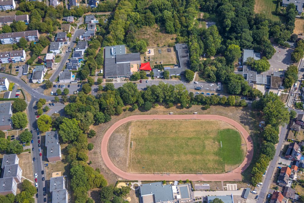 Aerial image Hamm - Sports grounds and football pitch Sportzentrum Heessen on street Barbarastrasse in the district Heessen in Hamm at Ruhrgebiet in the state North Rhine-Westphalia, Germany