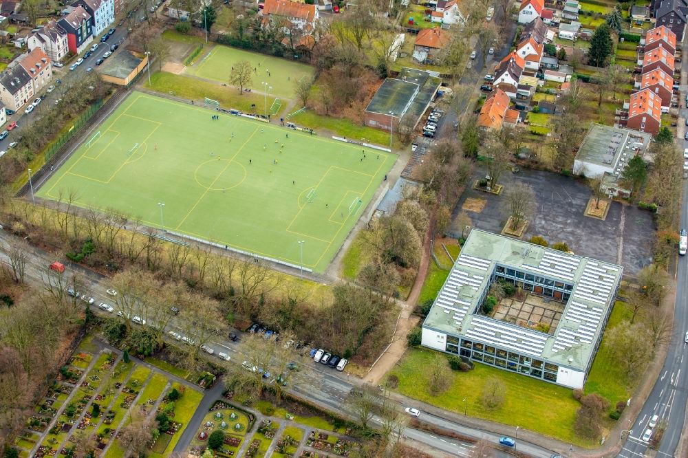 Aerial photograph Herne - Sports field football pitch city of Herne sports field national park beside Gustav-Adolf-school in the district of Wanne-Eickel in Herne in the federal state North Rhine-Westphalia