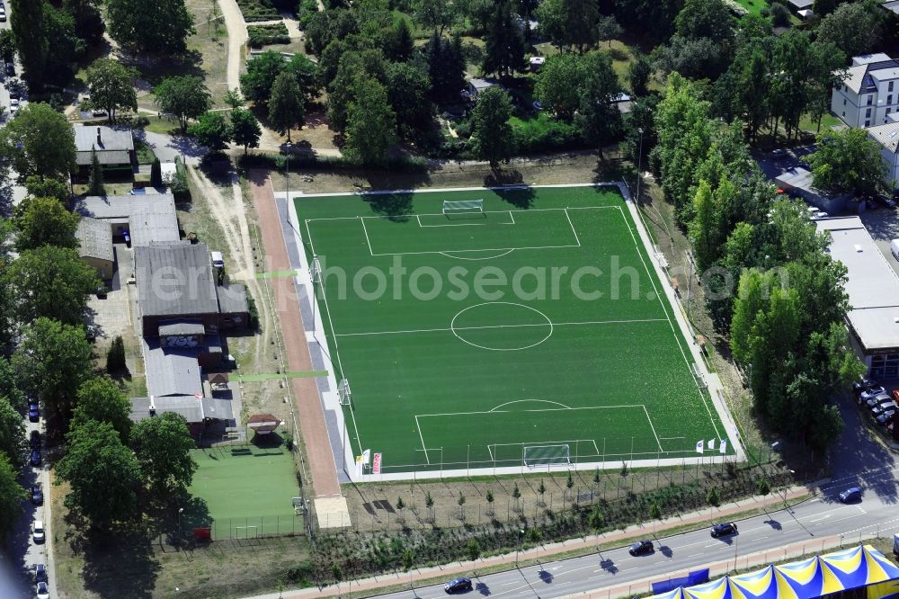 Teltow from the bird's eye view: Sports grounds and football pitch Teltower Fussballverein 1913 on Jahnstrasse in Teltow in the state Brandenburg, Germany