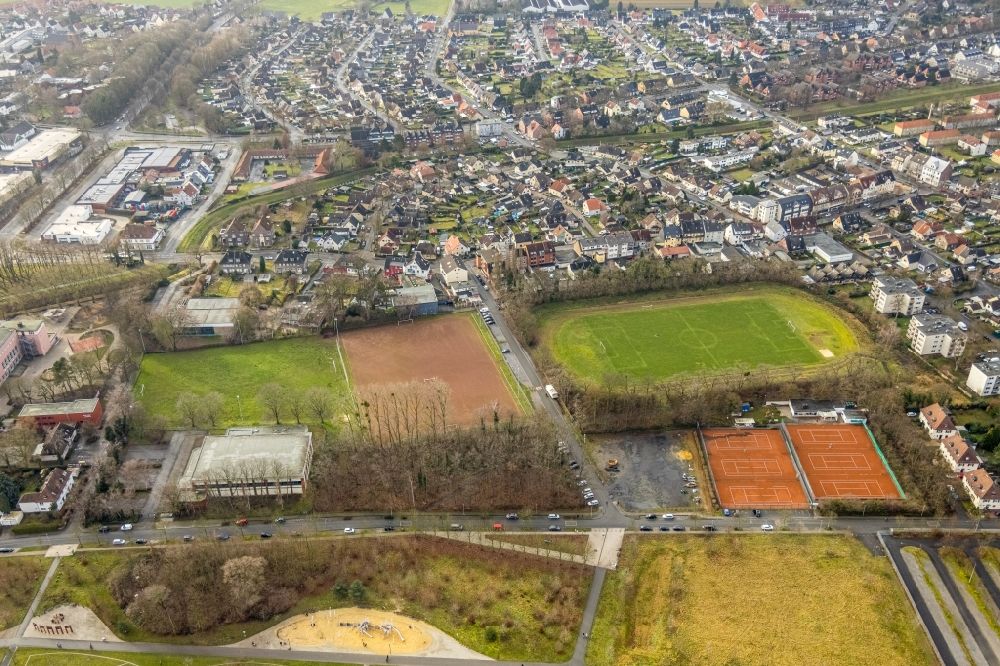 Herringen from above - Sports grounds and football pitch and Tennisplatz in Herringen at Ruhrgebiet in the state North Rhine-Westphalia, Germany