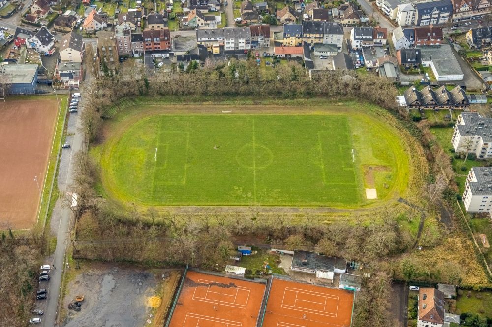Aerial image Herringen - Sports grounds and football pitch and Tennisplatz in Herringen at Ruhrgebiet in the state North Rhine-Westphalia, Germany