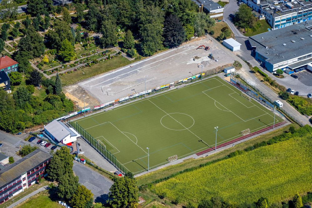 Herzkamp from above - Sports grounds and football pitch of the VfL Gennebreck 1923 on place Zum Sportplatz in Herzkamp in the state North Rhine-Westphalia, Germany
