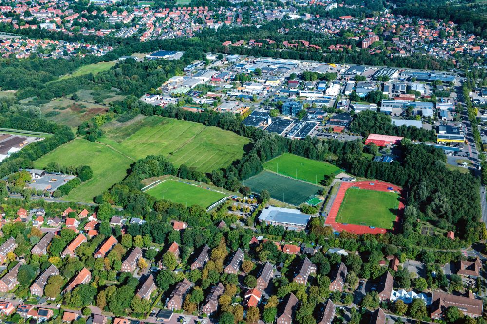 Stade from the bird's eye view: Sports grounds and football pitch VFL Stade in the district Ottenbeck in Stade in the state Lower Saxony, Germany