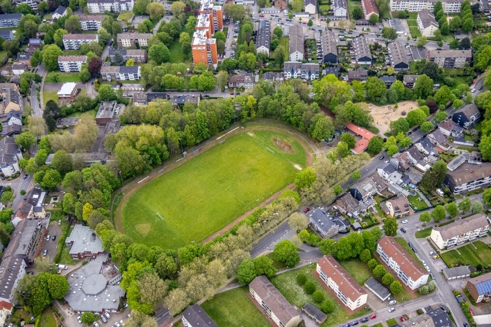 Gladbeck from the bird's eye view: Sports grounds and football pitch SV Zweckel Treff on Dorstener Strasse in Gladbeck at Ruhrgebiet in the state North Rhine-Westphalia, Germany