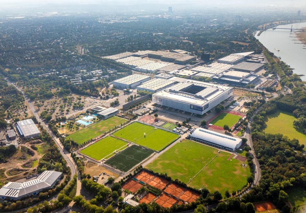 Aerial photograph Düsseldorf - Sports grounds Arena Sportpark along the Stockumer Hoefe in Duesseldorf in the state North Rhine-Westphalia, Germany