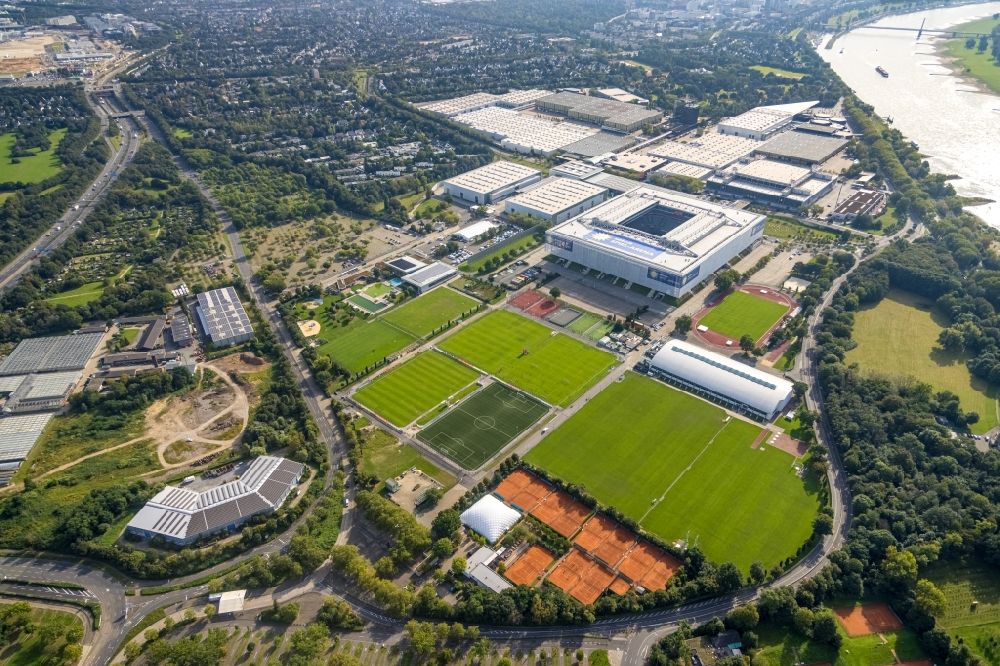 Aerial image Düsseldorf - Sports grounds Arena Sportpark along the Stockumer Hoefe in Duesseldorf at Ruhrgebiet in the state North Rhine-Westphalia, Germany