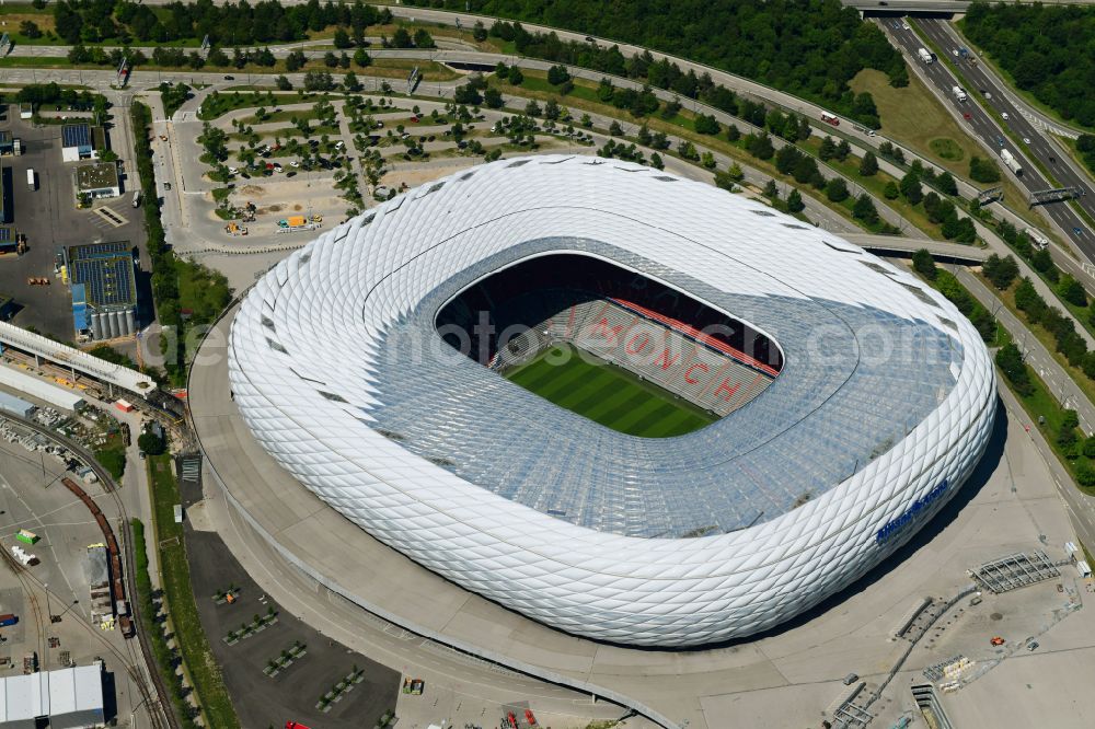 Aerial photograph München - Sports facility grounds of the Arena stadium Allianz Arena on Werner-Heisenberg-Allee in Munich in the state Bavaria, Germany
